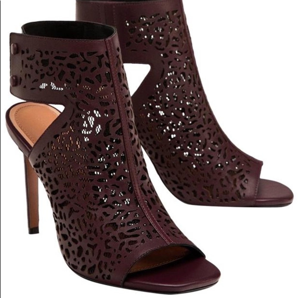 Zara Purple Laser Cut Out Heels💟